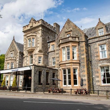 The Tarbet Hotel Екстериор снимка