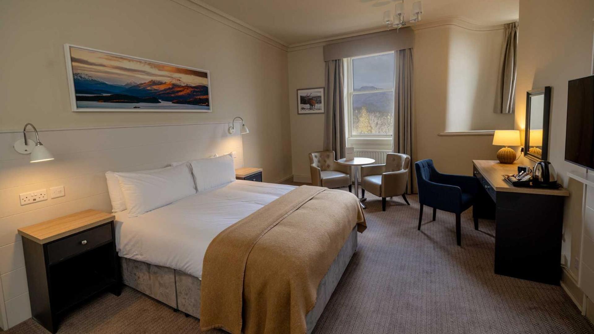 The Tarbet Hotel Екстериор снимка