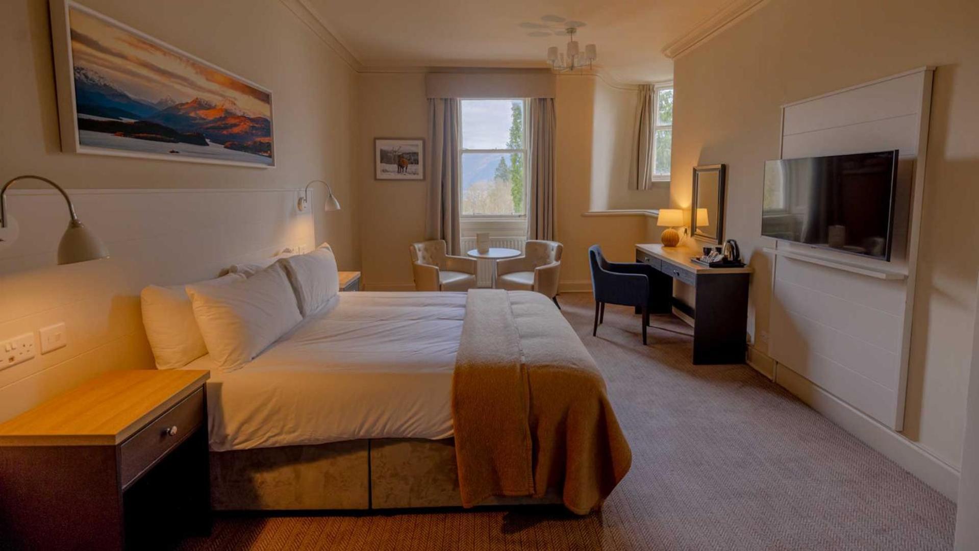 The Tarbet Hotel Екстериор снимка